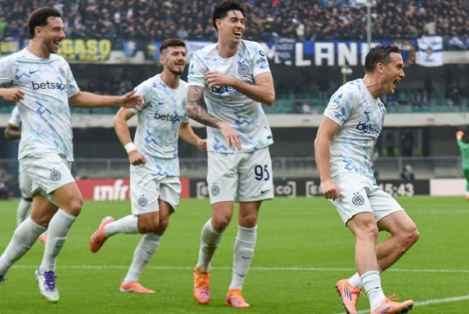 Το αυτογκόλ του Φρέζε στο 94ο λεπτό χάρισε στην Ίντερ μια δύσκολη νίκη (2-1) στη Βερόνα