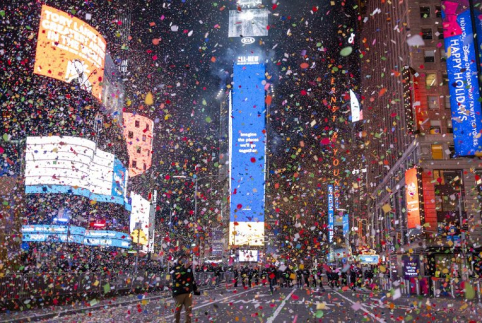 Αποκαλύφθηκε η μπάλα που θα πέσει στην Times Square στην αλλαγή του χρόνου
