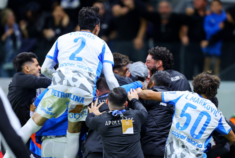 Απόλλων-Ομόνοια 2-0: Με ΓΚΟΛΑΡΕΣ και 10 παίχτες υπέταξε το τριφύλλι (στιγμιότυπα)