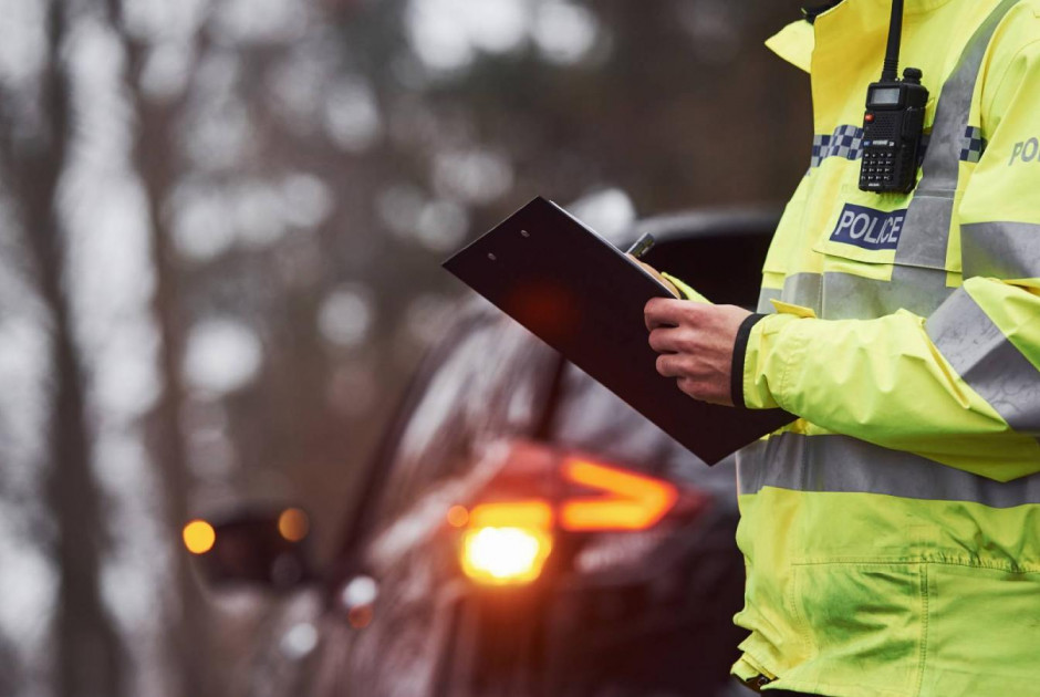 Οδηγός έφαγε 4 κλήσεις μέσα σε 1 λεπτό αλλά απολύθηκε ο αστυνομικός