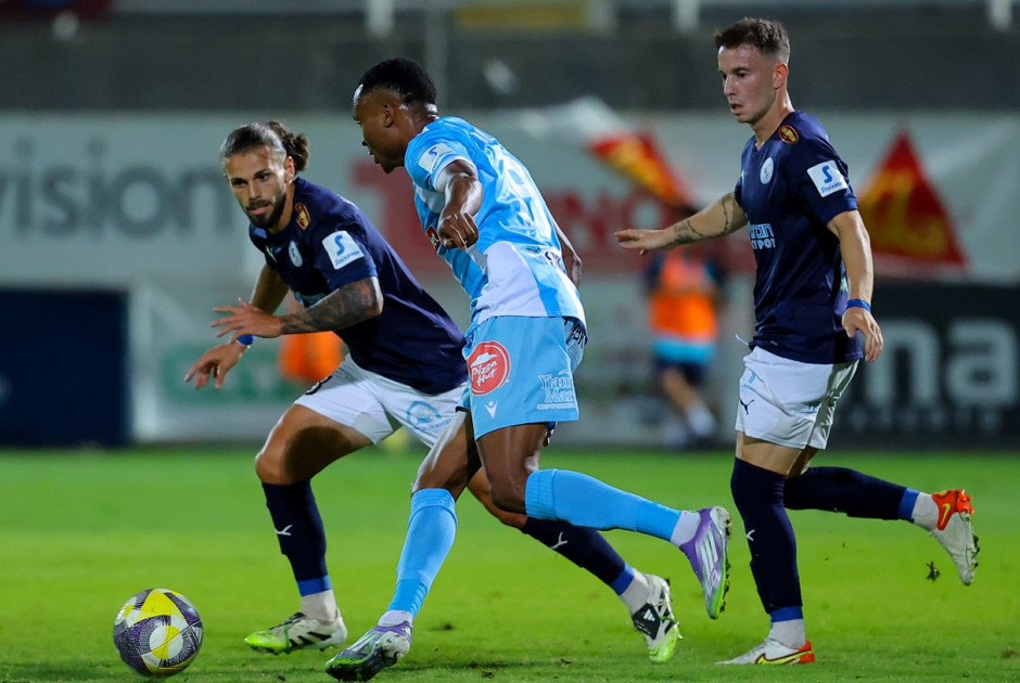 Τα λένε φιλικά αύριο...