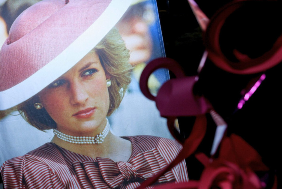 Θρήνος στους κύκλους της βασιλικής μόδας