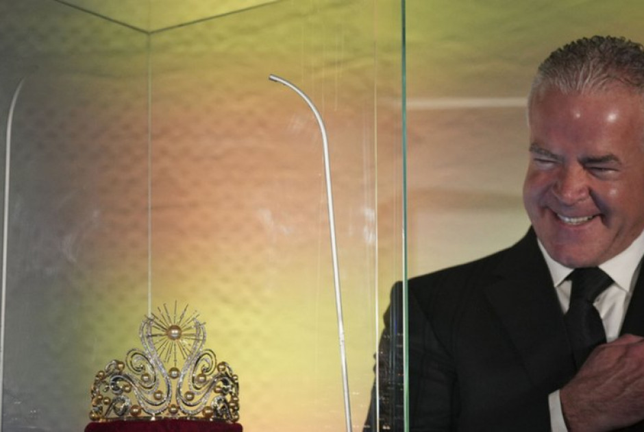 Νέος σάλος στα Miss Universe – Έρευνα σε βάρος του Μεξικανού προέδρου του οργανισμού