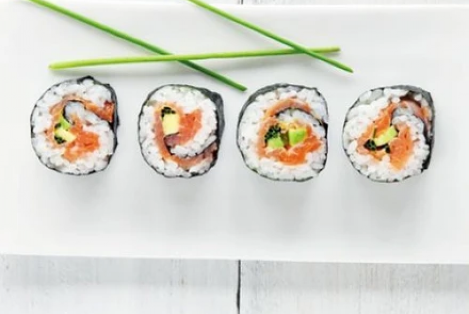 22χρονος κατέληξε στο νοσοκομείο μετά από κατανάλωση σούσι – Τι είναι το παράσιτο Anisakis