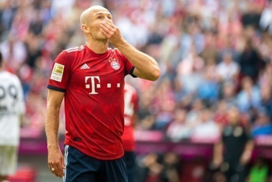 Νέα καριέρα για τον Ρόμπεν, έγινε επαγγελματίας στο… πάντελ