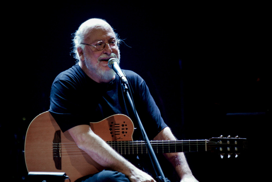 Κυκλοφορεί το πρώτο άλμπουμ για τον Διονύση Σαββόπουλο μετά τον θάνατό του