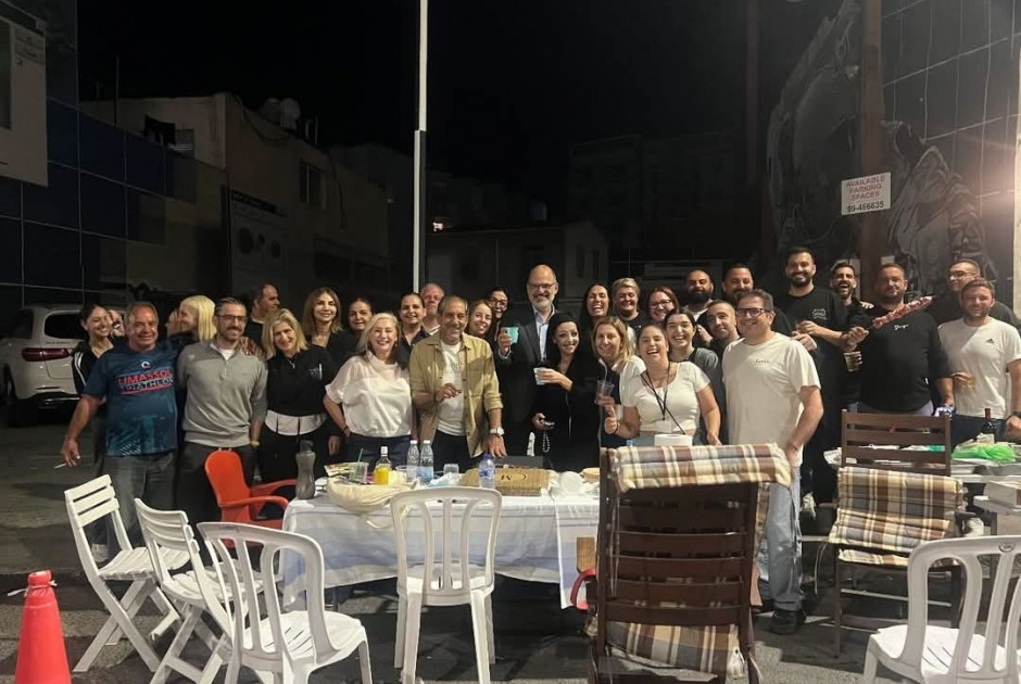 Στήθηκαν από το βράδυ για μία θέση στο Λεμεσιανό Καρναβάλι