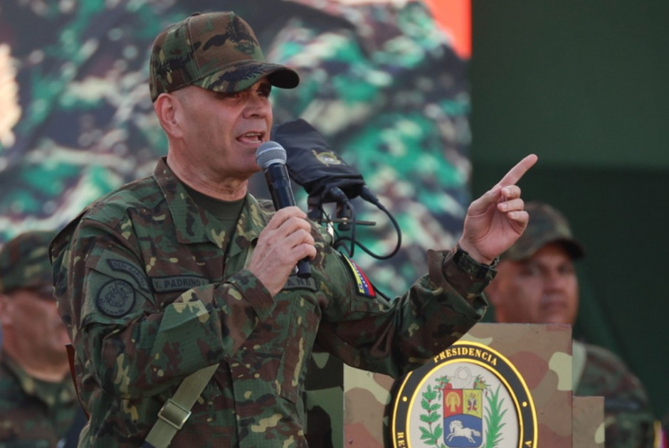 Υπουργός Άμυνας Βενεζουέλας: «Ο στρατός «δεν πτοείται» από τις «αλαζονικές απειλές» του Τραμπ»