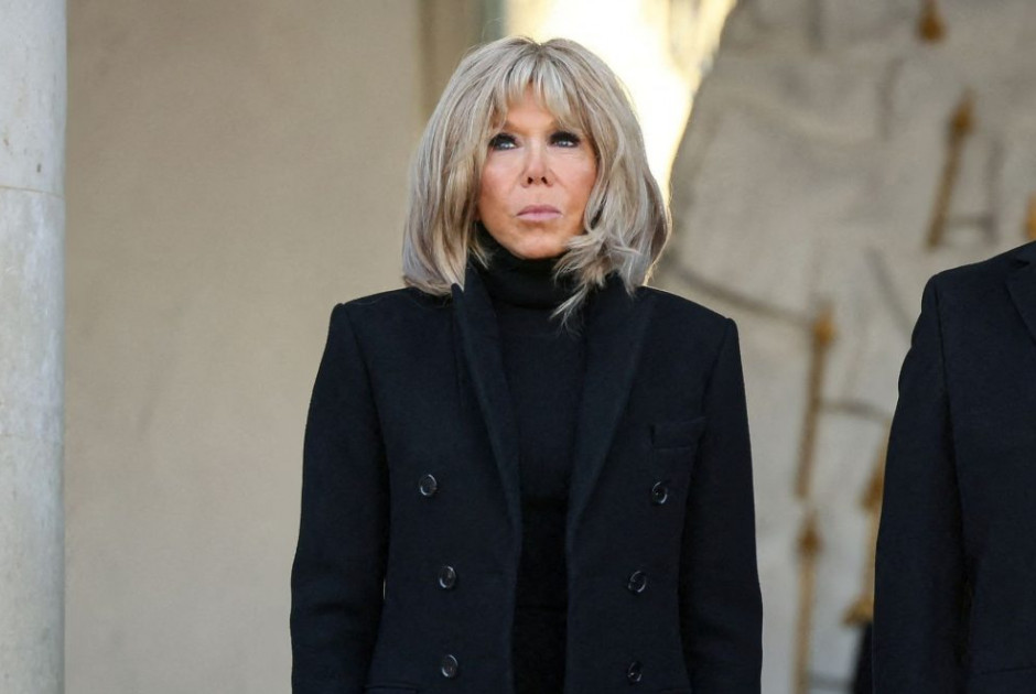 Σάλος στη Γαλλία όταν η Μπριζίτ Μακρόν αποκάλεσε τις φεμινίστριες ακτιβίστριες «βρωμιάρες σκύλες»