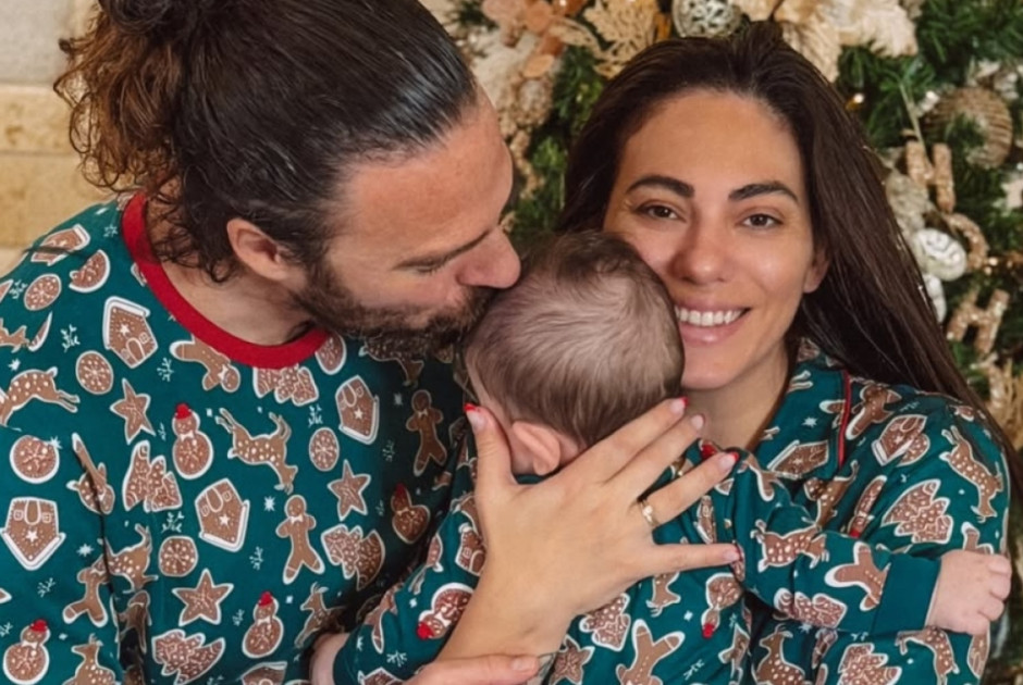 Βαλαβάνη: Η χριστουγεννιάτικη φωτογραφία με τον Γρηγόρη Μόργκαν και τον γιο τους