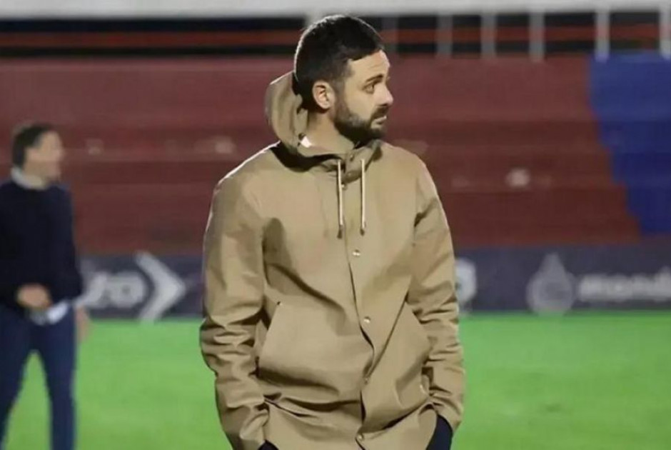 Απίστευτο: Προπονητής κλώτσησε στέλεχος ομάδας σε αμαξίδιο! (BINTEO)