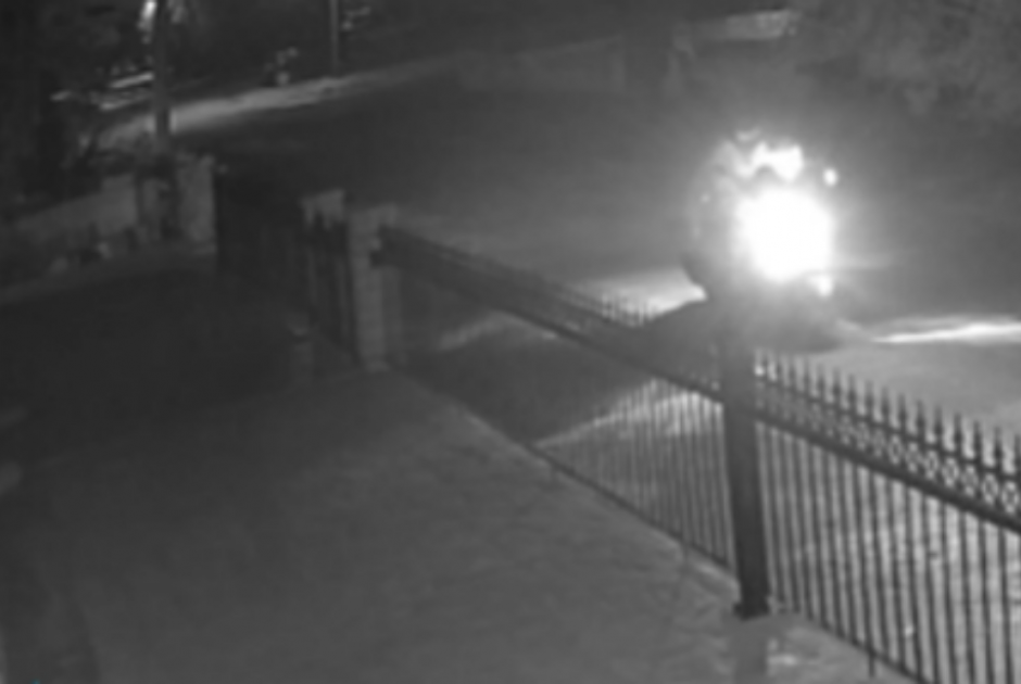 &Kappa;&alpha;&rho;έ &kappa;&alpha;&rho;έ &eta; &epsilon;&pi;ί&theta;&epsilon;&sigma;&eta; &sigma;&tau;&eta;&nu; &omicron;&iota;&kappa;ί&alpha; &Gamma;&alpha;&beta;&rho;&iota;ή&lambda; - &Sigma;&epsilon; &epsilon;&xi;έ&lambda;&iota;&xi;&eta; &omicron;&iota; έ&rho;&epsilon;&upsilon;&nu;&epsilon;&sigmaf; (&Beta;&Iota;&Nu;&Tau;&Epsilon;&Omicron;)