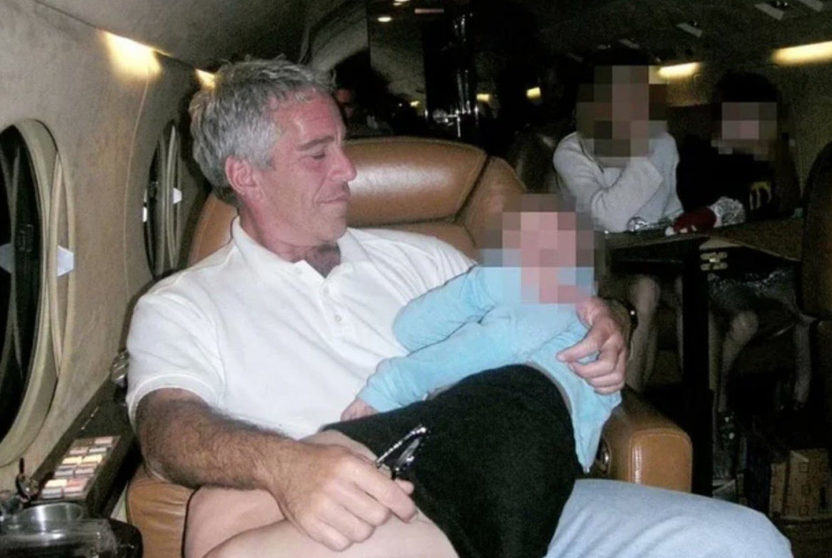 Αρχεία Έπσταϊν: Ένας μήνας καθυστέρησης και πάνω από 2 εκατομμύρια έγγραφα στο σκοτάδι