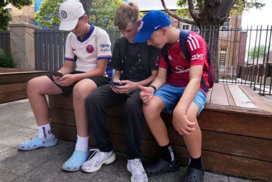 Αυστραλία: Tέλος τα social media για τους εφήβους κάτω των 16 ετών
