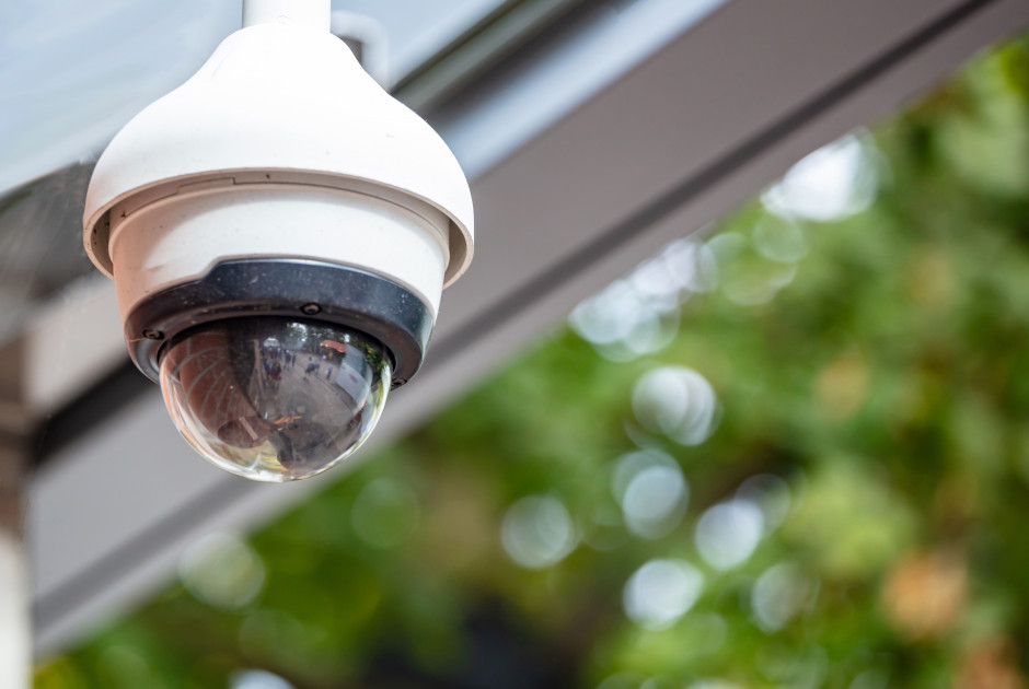 Χάκαραν 120.000 κάμερες σε σπίτια και διέθεταν βίντεο με ιδιωτικές στιγμές