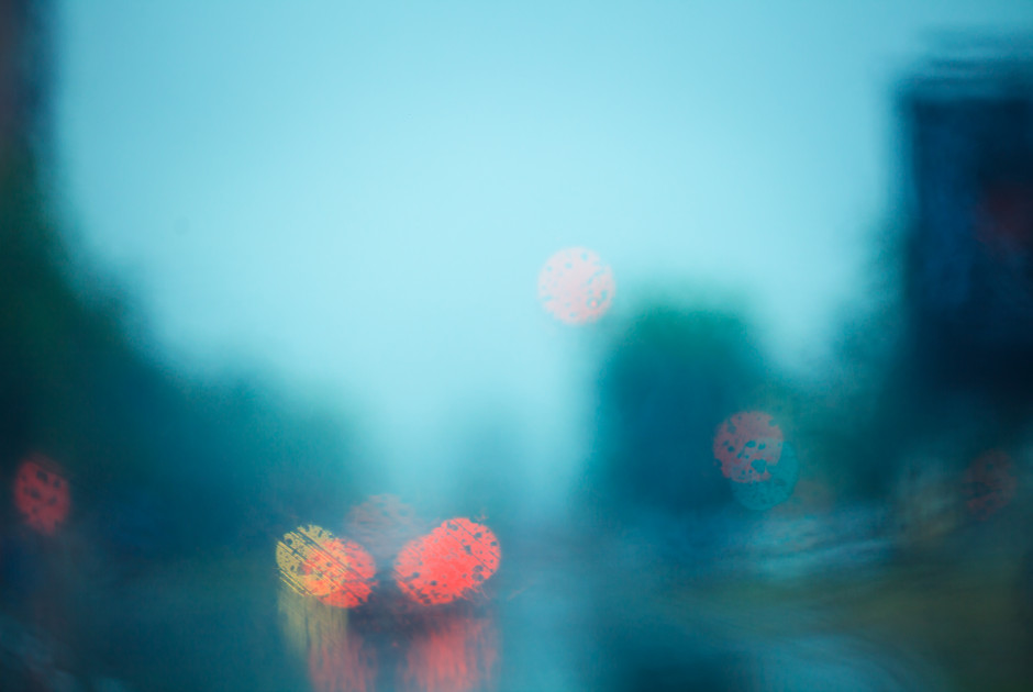 Χαμηλή ορατότητα λόγω έντονων βροχοπτώσεων - Δείτε σε ποια σημεία