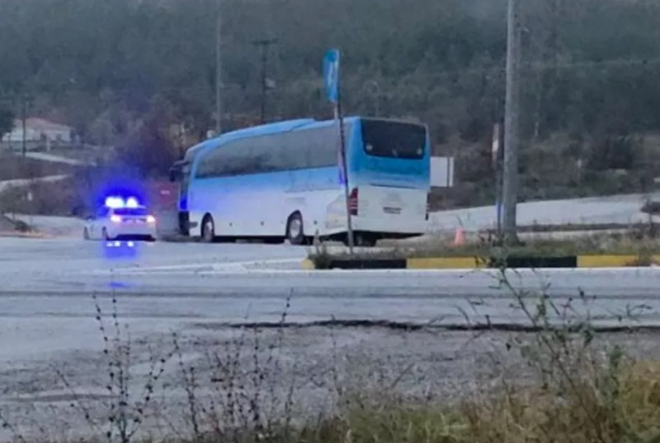 Εξετράπη λεωφορείο με εργαζομένους της ΔΕΗ