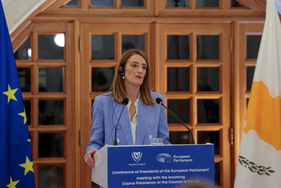 Με την ΠτΒ συναντάται η Μέτσολα - Το πρόγραμμα της στη Βουλή