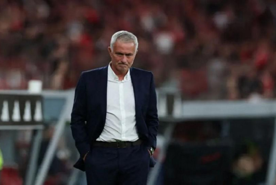 Επικός Μουρίνιο σε δημοσιογράφο: «Είσαι τιμωρία, ίσως με ρωτήσεις την άλλη εβδομάδα»