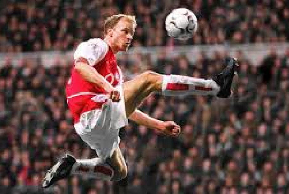 Ο Ντένις Μπέργκαμπ δεν έπαιζε ποτέ στα εκτός έδρας παιχνίδια της Άρσεναλ