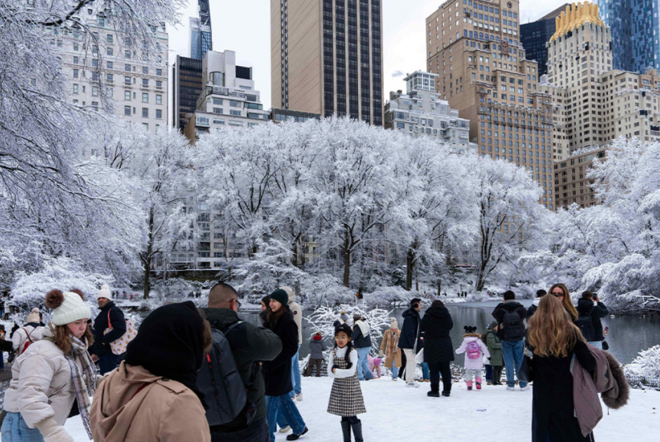 Εντυπωσιακές εικόνες: Ντύθηκε στα λευκά η Νέα Υόρκη
