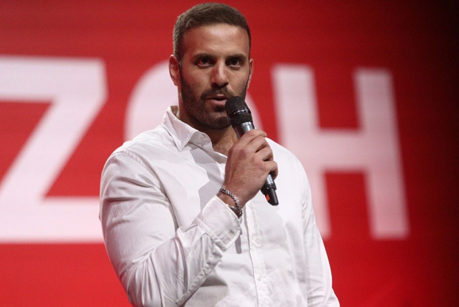 Στρασβούργο: Ο ευρωβουλευτής του ΣΥΡΙΖΑ Νίκος Παππάς ξυλοκόπησε Έλληνα δημοσιογράφο