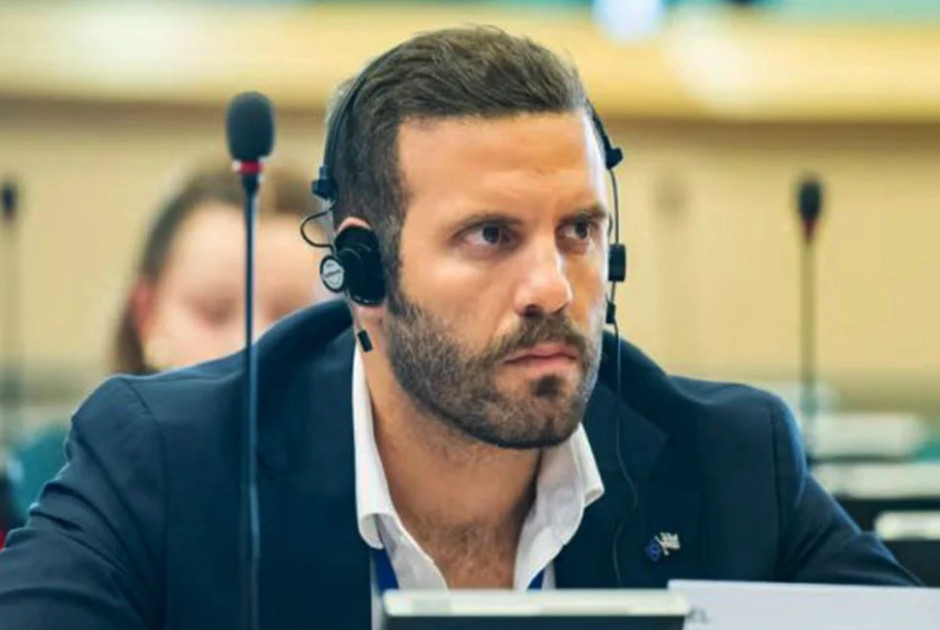 Η γαλλική αστυνομία αναζητεί τον Νίκο Παππά για αυτόφωρο αδίκημα