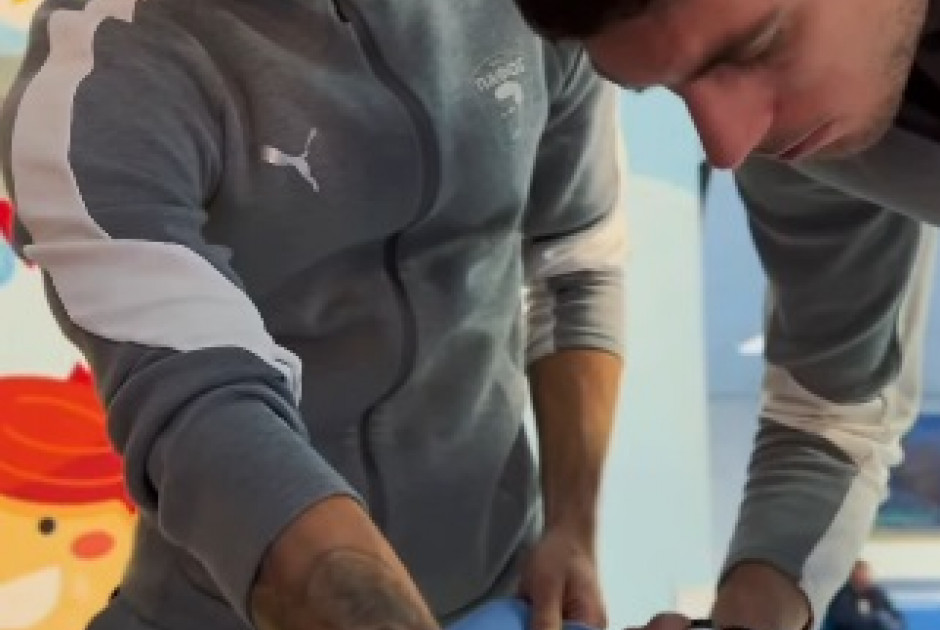 Ποδοσφαιριστές της Πάφου μοίρασαν χαμόγελα, δώρα και αγάπη (ΒΙΝΤΕΟ)