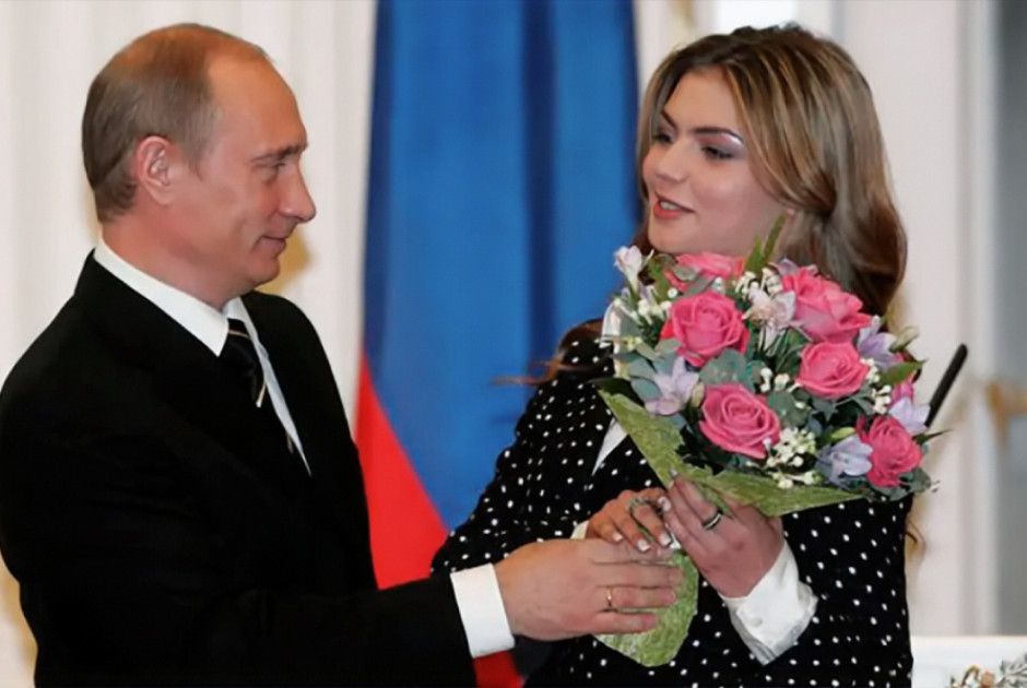 Πούτιν: Φωτογραφίες των «κρυφών» γιών του με την Αλίνα Καμπάεβα