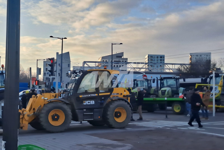 Αποστολή ΑΝΤ1: Ξεκίνησε η κάθοδος των αγροτών σε Βρυξέλλες και Στρασβούργο (ΦΩΤΟΣ&amp;ΒΙΝΤΕΟ)