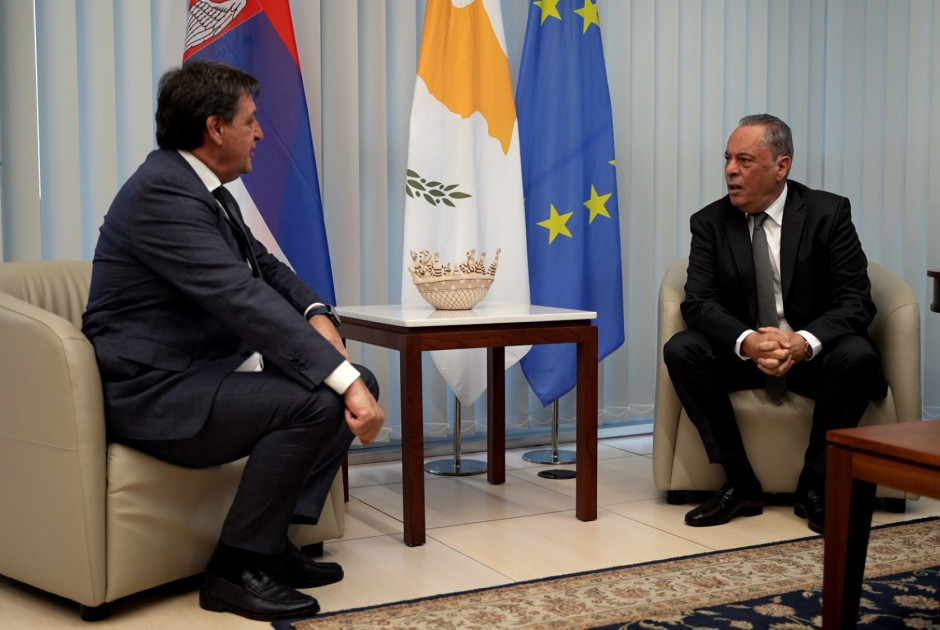 ΥΠΑΜ Κύπρου-Σερβίας: Υπέγραψαν συμφωνία ενίσχυσης θεσμικού πλαισίου συνεργασίας