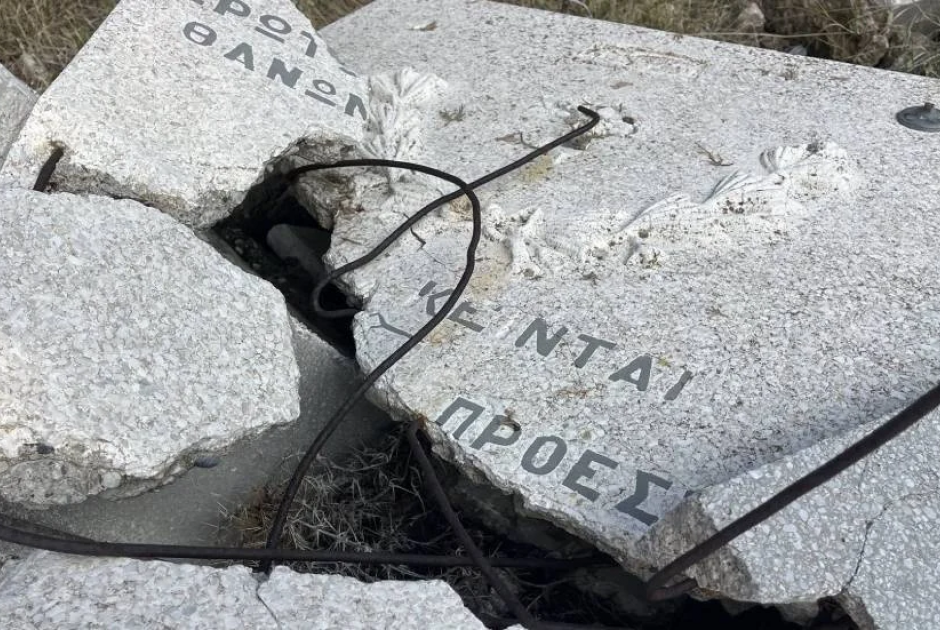 Βανδαλισμοί στο ελληνικό κοιμητήριο της Λαπήθου...