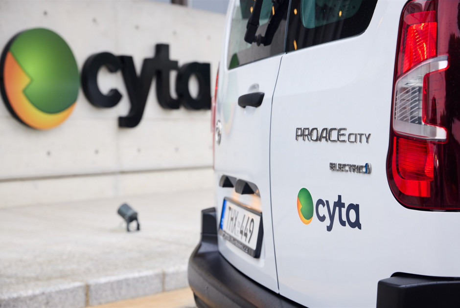 &Eta; Toyota &Kappa;ύ&pi;&rho;&omicron;&upsilon; &pi;&alpha;&rho;&alpha;&delta;ί&delta;&epsilon;&iota; &pi;&lambda;ή&rho;&omega;&sigmaf; &eta;&lambda;&epsilon;&kappa;&tau;&rho;&iota;&kappa;ό &sigma;&tau;ό&lambda;&omicron; Toyota Proace City Electric, &sigma;&tau;&eta; Cyta