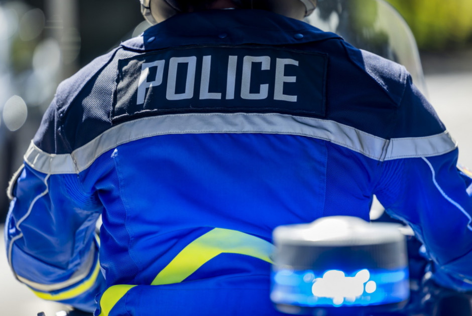 &Mu;&upsilon;&sigma;&tau;ή&rho;&iota;&alpha; &upsilon;&pi;ό&theta;&epsilon;&sigma;&eta;: &Tau;έ&sigma;&sigma;&epsilon;&rho;&alpha; &mu;έ&lambda;&eta; &tau;&eta;&sigmaf; ί&delta;&iota;&alpha;&sigmaf; &omicron;&iota;&kappa;&omicron;&gamma;έ&nu;&epsilon;&iota;&alpha;&sigmaf; &beta;&rho;έ&theta;&eta;&kappa;&alpha;&nu; &nu;&epsilon;&kappa;&rho;ά