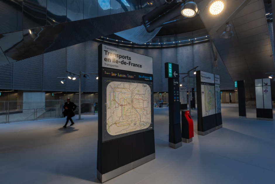 Παρίσι: Άνδρας μαχαίρωσε τρεις γυναίκες σε σταθμούς του μετρό