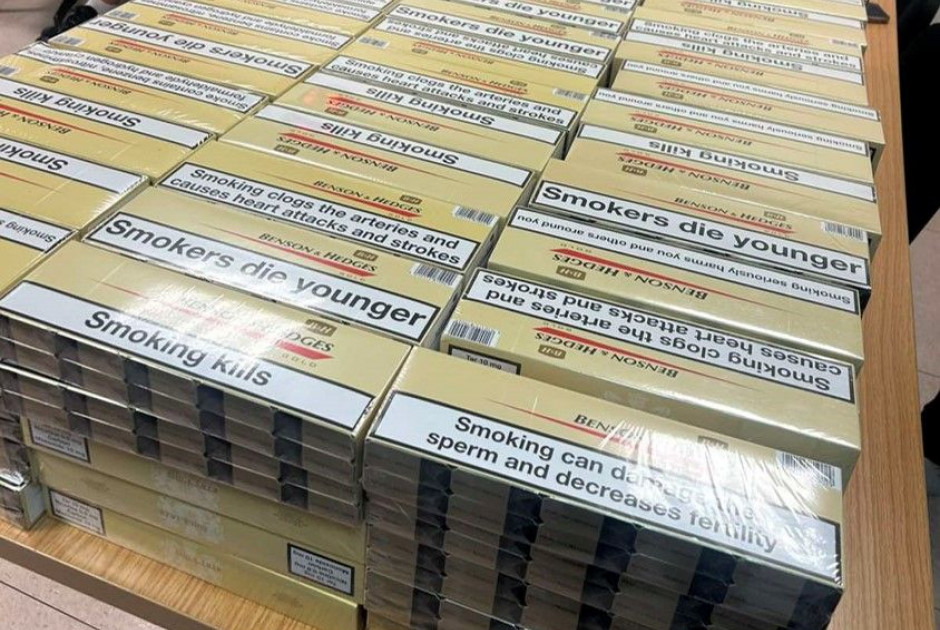 Βρετανίδα ετοιμαζόταν να φύγει από το Αεροδρόμιο Πάφου φορτωμένη καπνικά (ΦΩΤΟ)