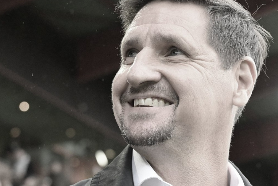 Θρήνος στον αθλητισμό: Πέθανε πρώην διεθνής αμυντικός μόλις 54 ετών λόγω εγκεφαλικής αιμορραγίας