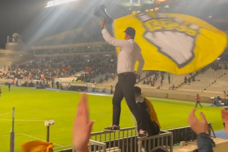 Πήρε την ντουντούκα ο πρόεδρος του Ύψωνα: Έξαλλοι πανηγυρισμοί μετά την ισοπαλία με το ΑΠΟΕΛ (ΦΩΤΟΣ - ΒΙΝΤΕΟ)