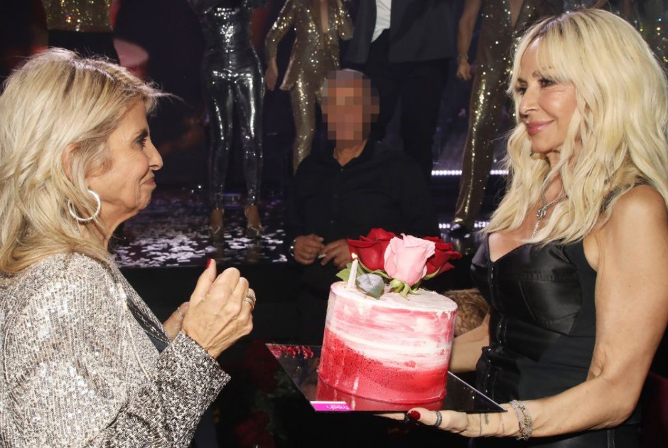 Άννα Βίσση: Η βραδινή έξοδος για τα γενέθλια της αδερφής της, Νίκης