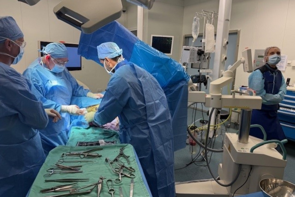Πρωτοποριακή χειρουργική επέμβαση στην Κύπρο: Τοποθέτησαν βιονικό χέρι σε ασθενή