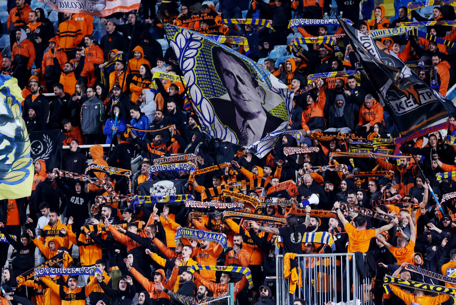 Έξαλλοι οι ΑΠΟΕΛίστες: Ζητούν εξηγήσεις από τον Πρόδρομο Πετρίδη και τα βάζουν με τον διαιτητή