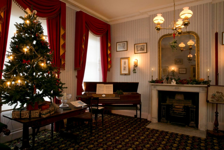 Στο Μουσείο Ντίκενς αναβιώνει το πνεύμα των Χριστουγέννων της Βικτωριανής Εποχής