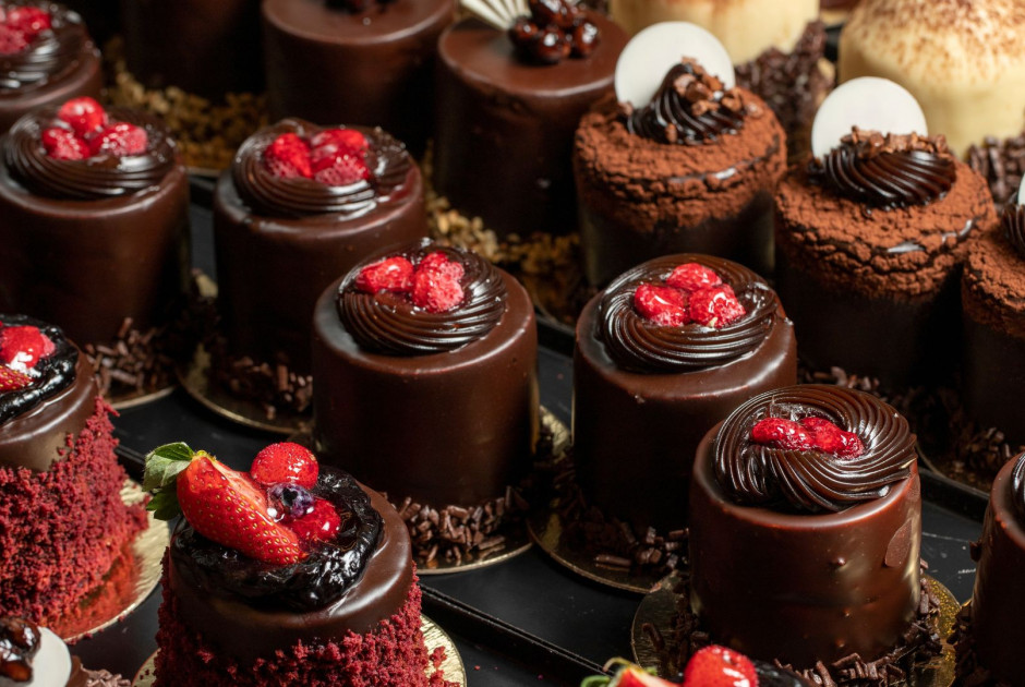 Ποιοι γιορτάζουν σήμερα, 7 Δεκεμβρίου 2025