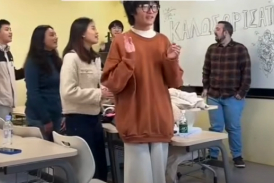 Viral στο TikTok: Φοιτητές από την Κίνα ερμηνεύουν άψογα ελληνικό τραγούδι