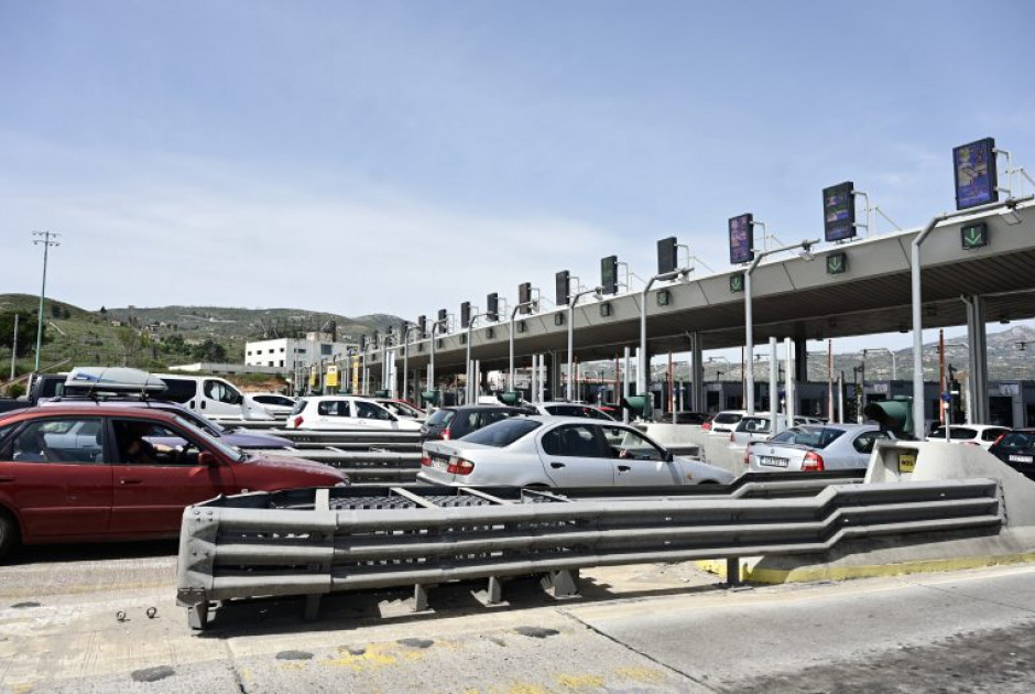 Χαοτική η επιστροφή εκδρομέων στην Αθήνα - Ουρές χιλιομέτρων