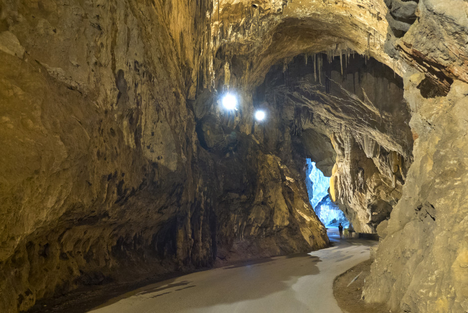Ταϊλάνδη: Άντρας επέζησε επί τέσσερις μέρες παγιδευμένος ανάποδα σε σπηλιά