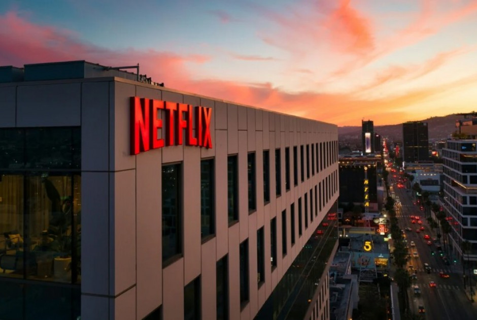 Η Netflix ανεβάζει την προσφορά για την εξαγορά της Warner Bros Discovery