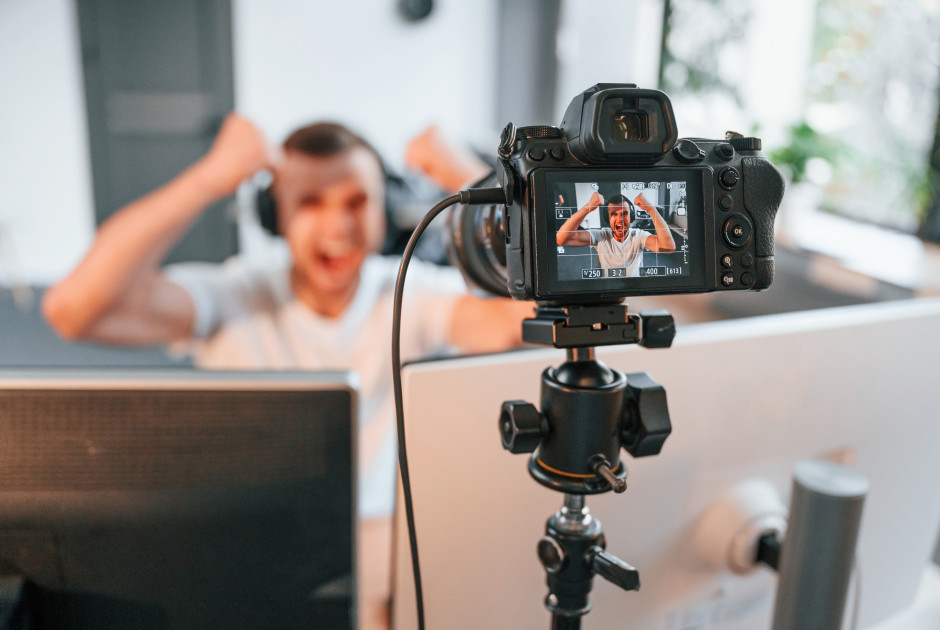 Οι πιο viral στιγμές του 2025 - Από τα Labubus μέχρι το «Dame Un Grrr»