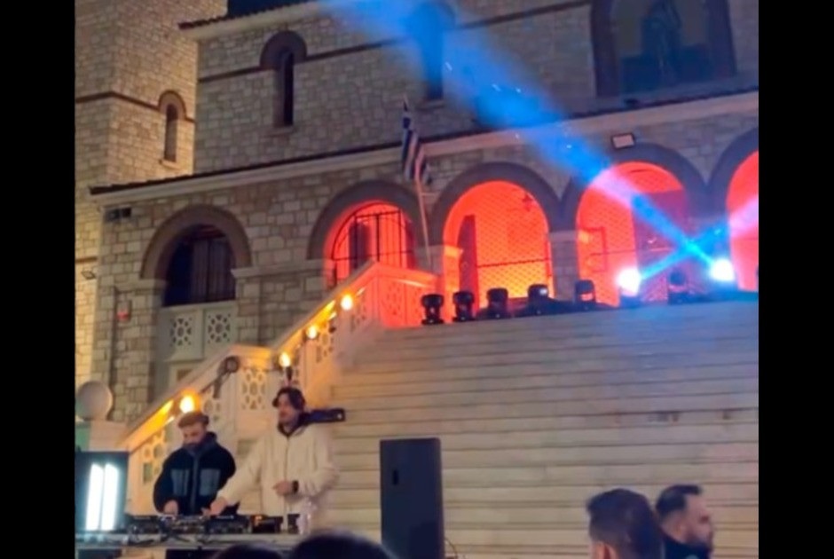 &Gamma;&alpha;&lambda;ά&tau;&sigma;&iota;: &Alpha;&pi;ί&sigma;&tau;&epsilon;&upsilon;&tau;&omicron;! &Sigma;&kappa;&alpha;&lambda;&iota;ά &epsilon;&kappa;&kappa;&lambda;&eta;&sigma;ί&alpha;&sigmaf;... &mu;&epsilon;&tau;&alpha;&tau;&rho;ά&pi;&eta;&kappa;&alpha;&nu; &sigma;&epsilon; rave &pi;ά&rho;&tau;&iota; (&Beta;&Iota;&Nu;&Tau;&Epsilon;&Omicron;)