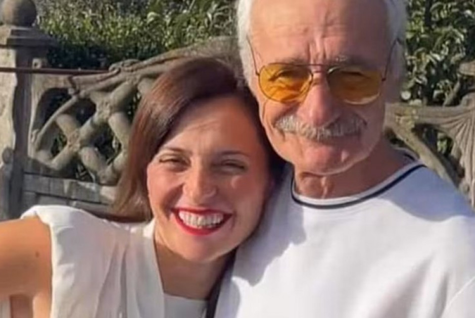 Έψαχνε την ταυτότητά της και ανακάλυψε ότι ο βιολογικός της πατέρας στο Facebook